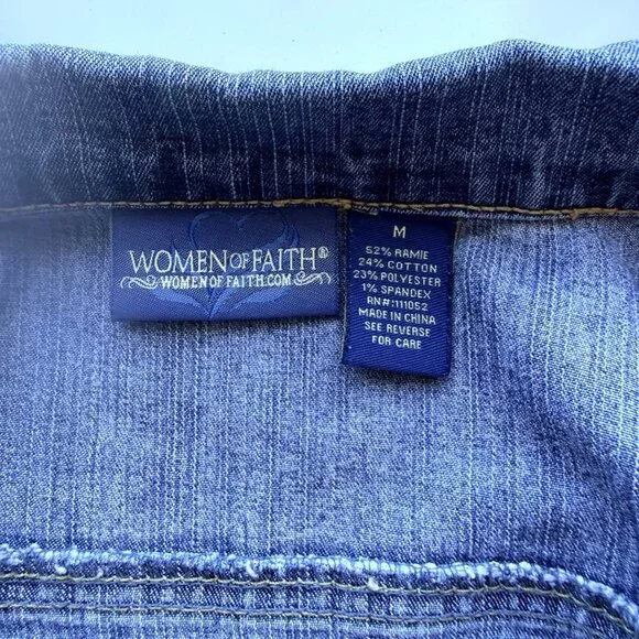 Women of Faith Denim Jacket M Blue Embroidered Button Front  Long Sleeve Pockets - Picture 3 of 9